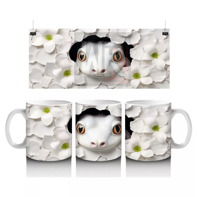 Beyaz Çiçekler Arasında Tarsier – Baskılı Kahve Kupası