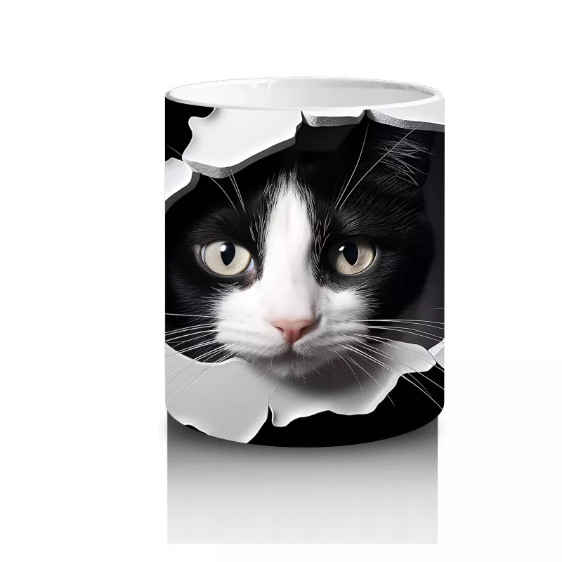 Çatlak Duvar Arasında Siyah Beyaz Kedi – Baskılı Kahve Kupası - 3