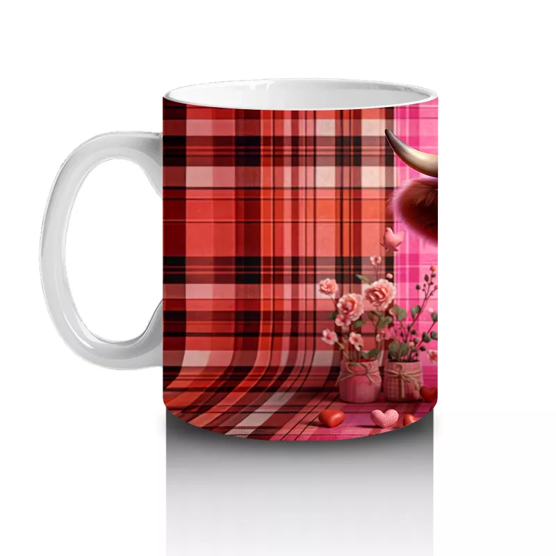 Ekose Zemin Üzerinde Kalpli Boynuzlu Sevimli İnek – Baskılı Kahve Kupası - 2