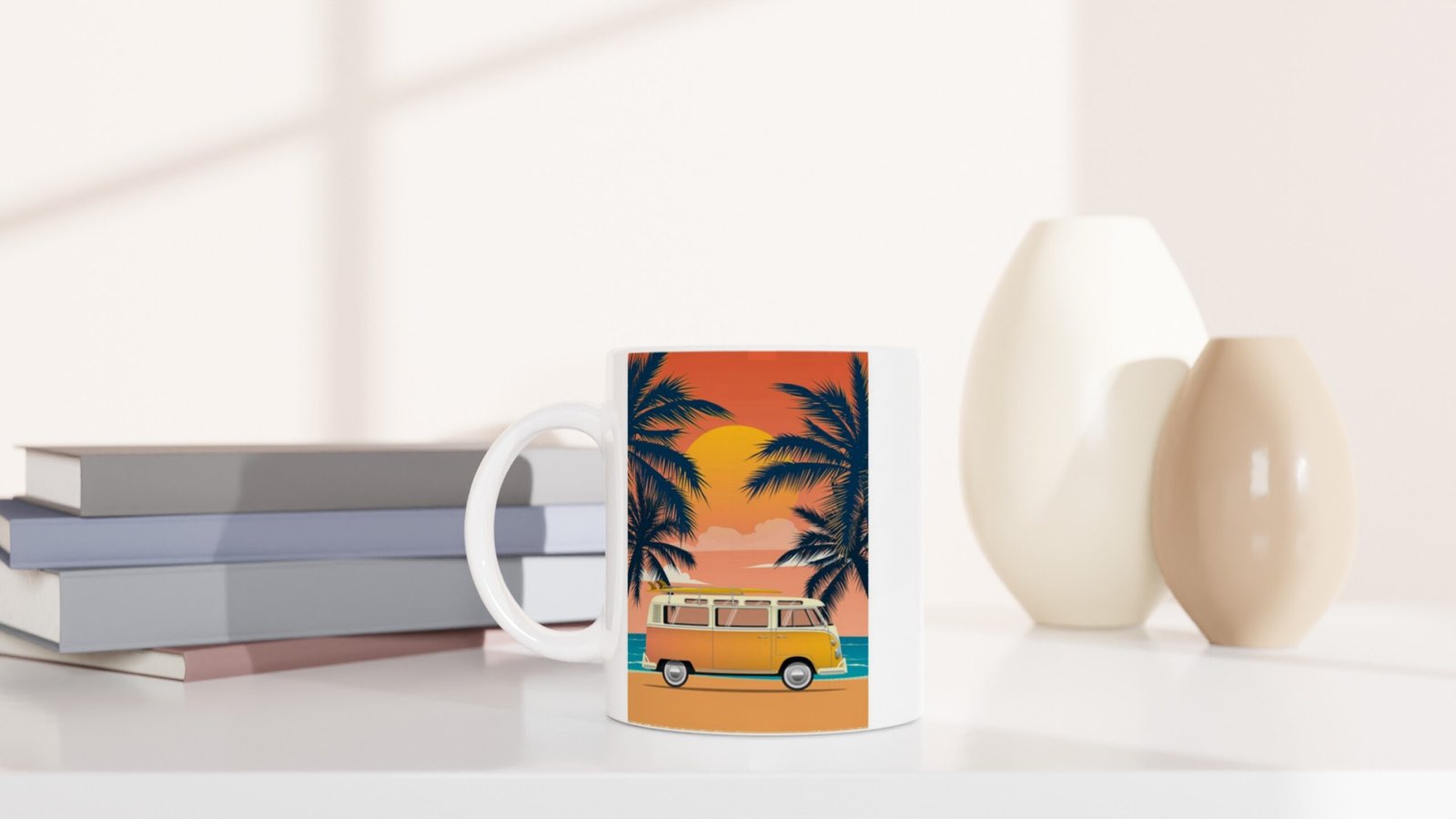 Gün Batımında Palmiye ve Surf Minibüsü Temalı Retro Kupa Bardak - 5