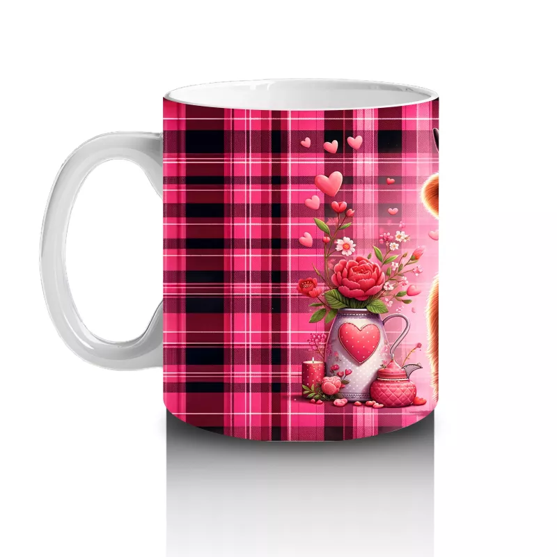 Kalplerle Süslenmiş Kareli Fon Önünde Tatlı Buzağı – Baskılı Kahve Kupası - 2