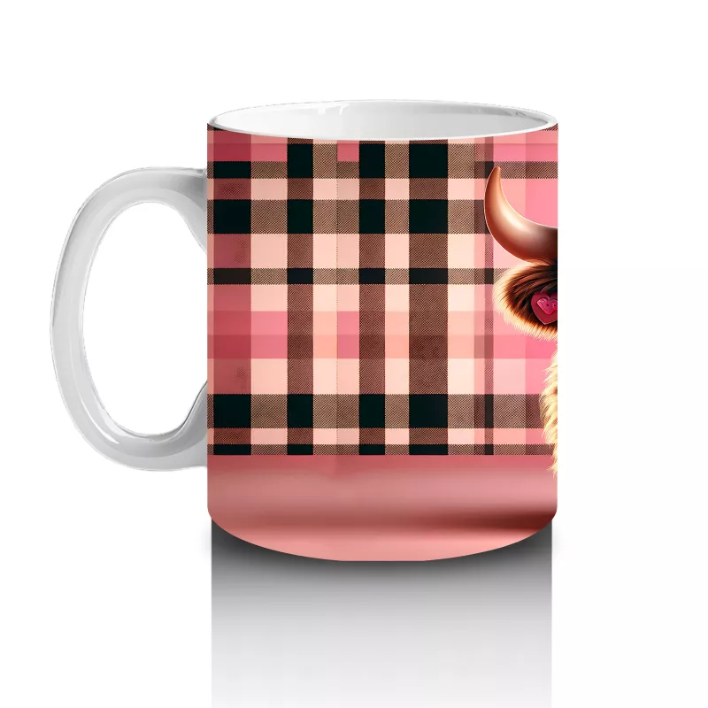 Kareli Fon Önünde Kalp Tutan Tatlı Buzağı – Baskılı Kahve Kupası - 2