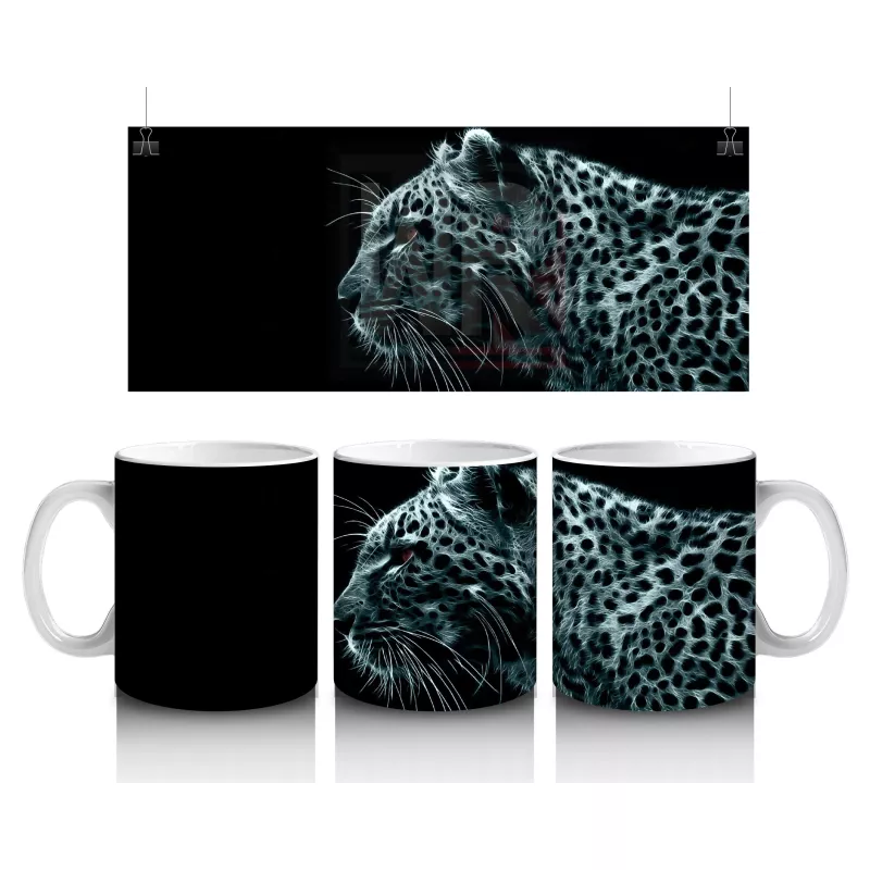 Siyah Zeminde Parlak Gözlü Leopar Portresi – Baskılı Kahve Kupası