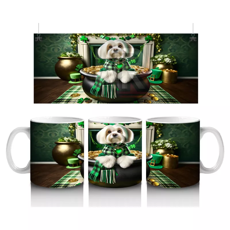 Yeşil Temalı Masada Oturan St. Patrick Bulldog – Baskılı Kahve Kupası