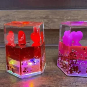 Romantik İkili Hediye Seti: Işıklı Cam Fanus Ayıcık & Kalpli Işıklı Sulu Masa Dekoru
