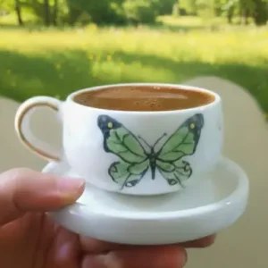 Nature's Flight Kişiye Özel El Yapımı Seramik Fincan - Yeşil Kelebek Tasarımlı